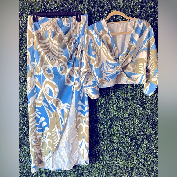 Abstract Design Blue, Green & White Midi Skirt Set - Picture 1 of 5